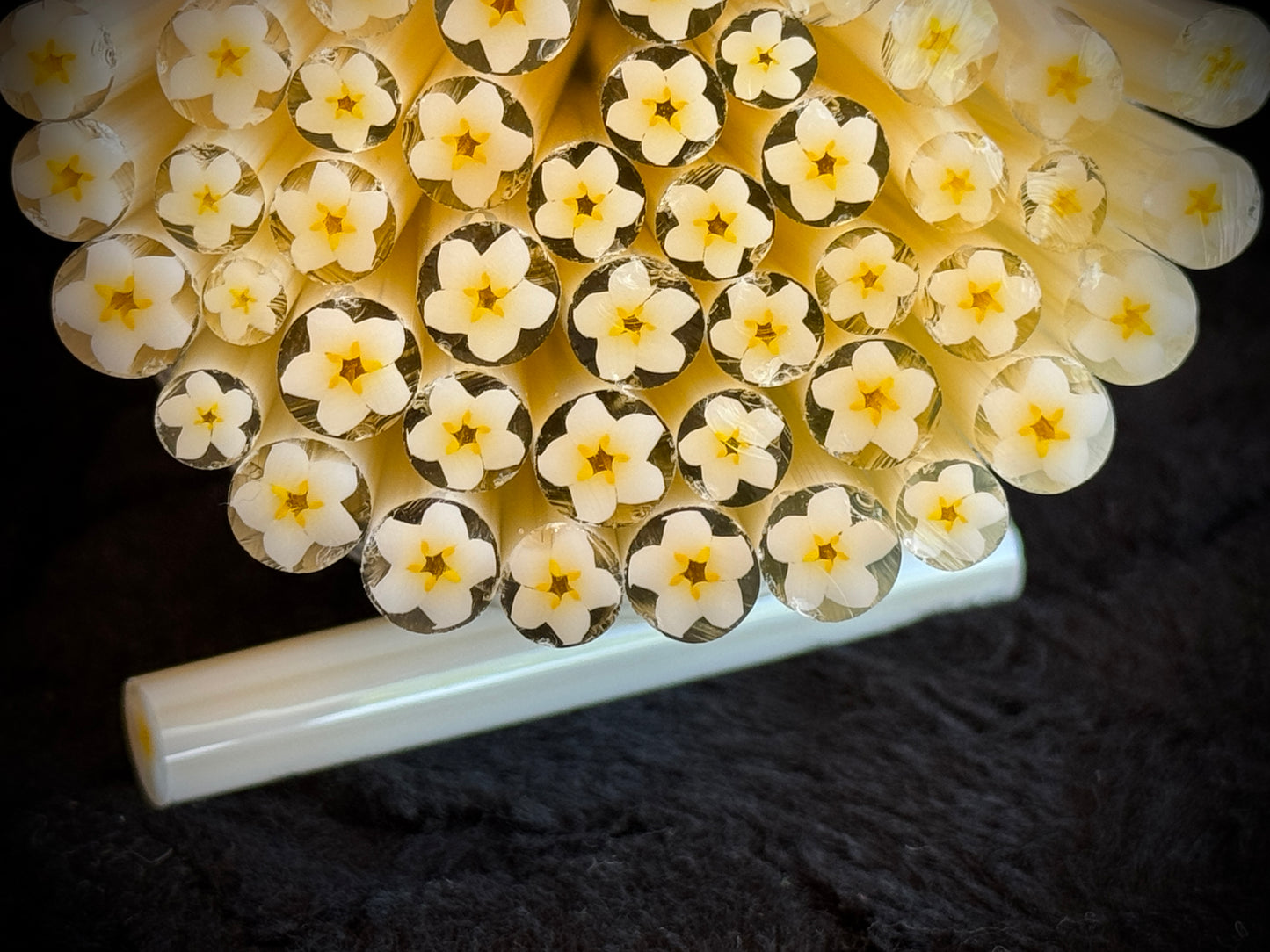Little White Wall Flower, 1oz, COE 96 Murrini Millefiori