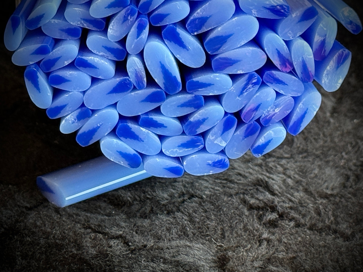 Flat-End Blue Daisy Petal (Mixed Sizes), 1.5oz, COE 96 Murrini Millefiori
