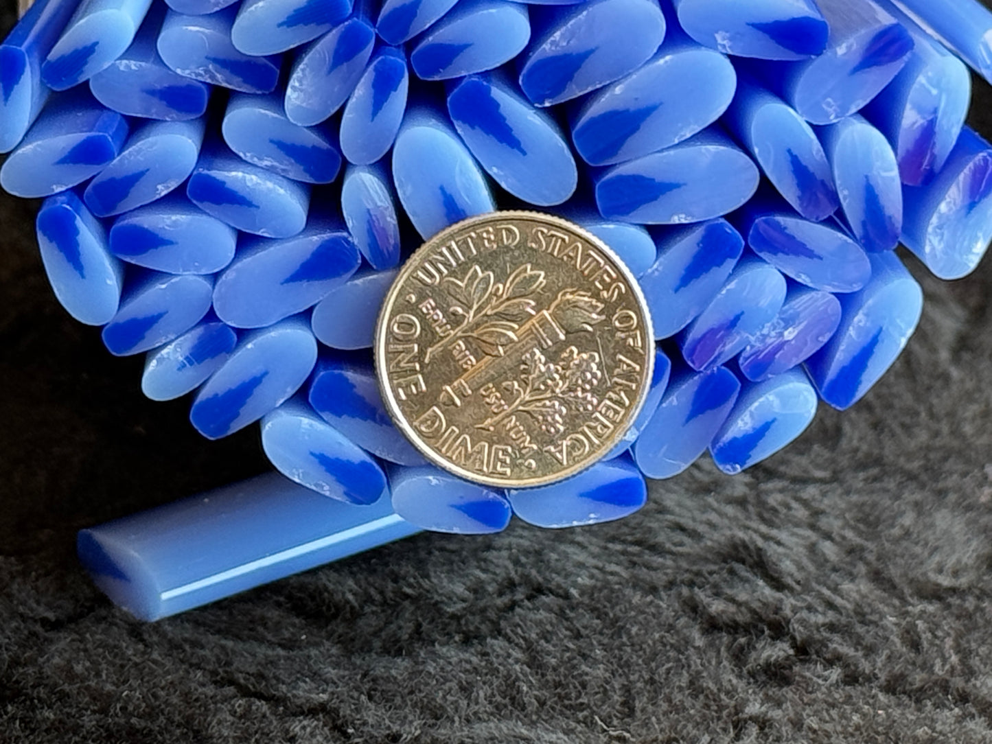 Flat-End Blue Daisy Petal (Mixed Sizes), 1.5oz, COE 96 Murrini Millefiori