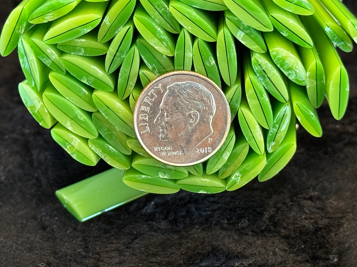 Slender Green Tulip Leaves, 1oz, COE 96 Murrini Millefiori