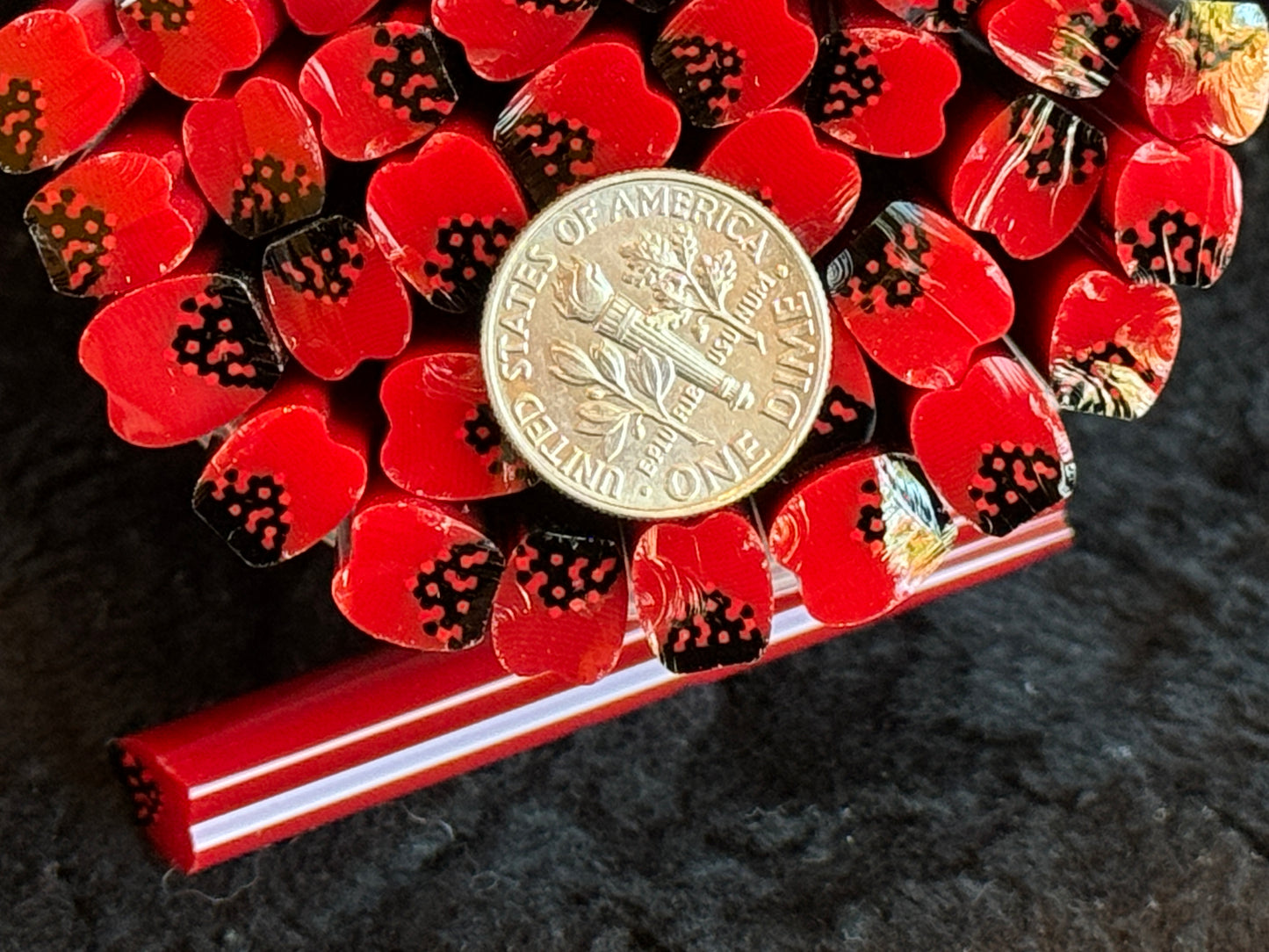 Flat-End Red Poppy Petal with Frit Kit, 1.5oz, COE 96 Murrini Millefiori