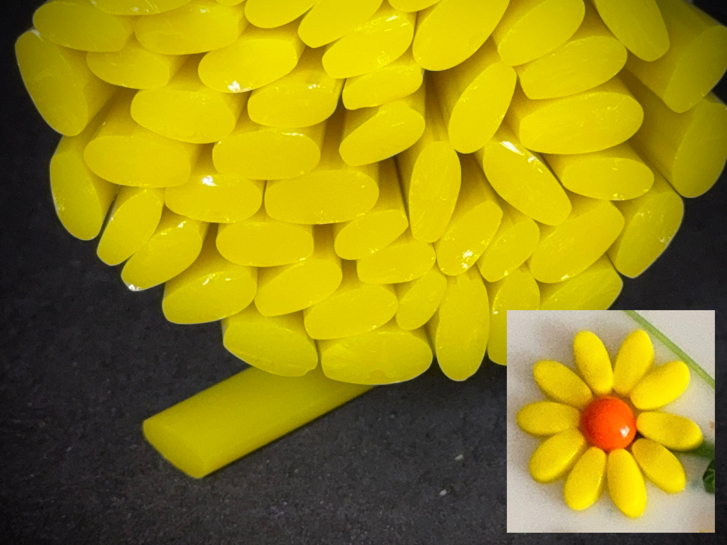 Multi-size Flat-End Yellow Daisy Petal, 1.5oz, COE 96 Murrini Millefiori