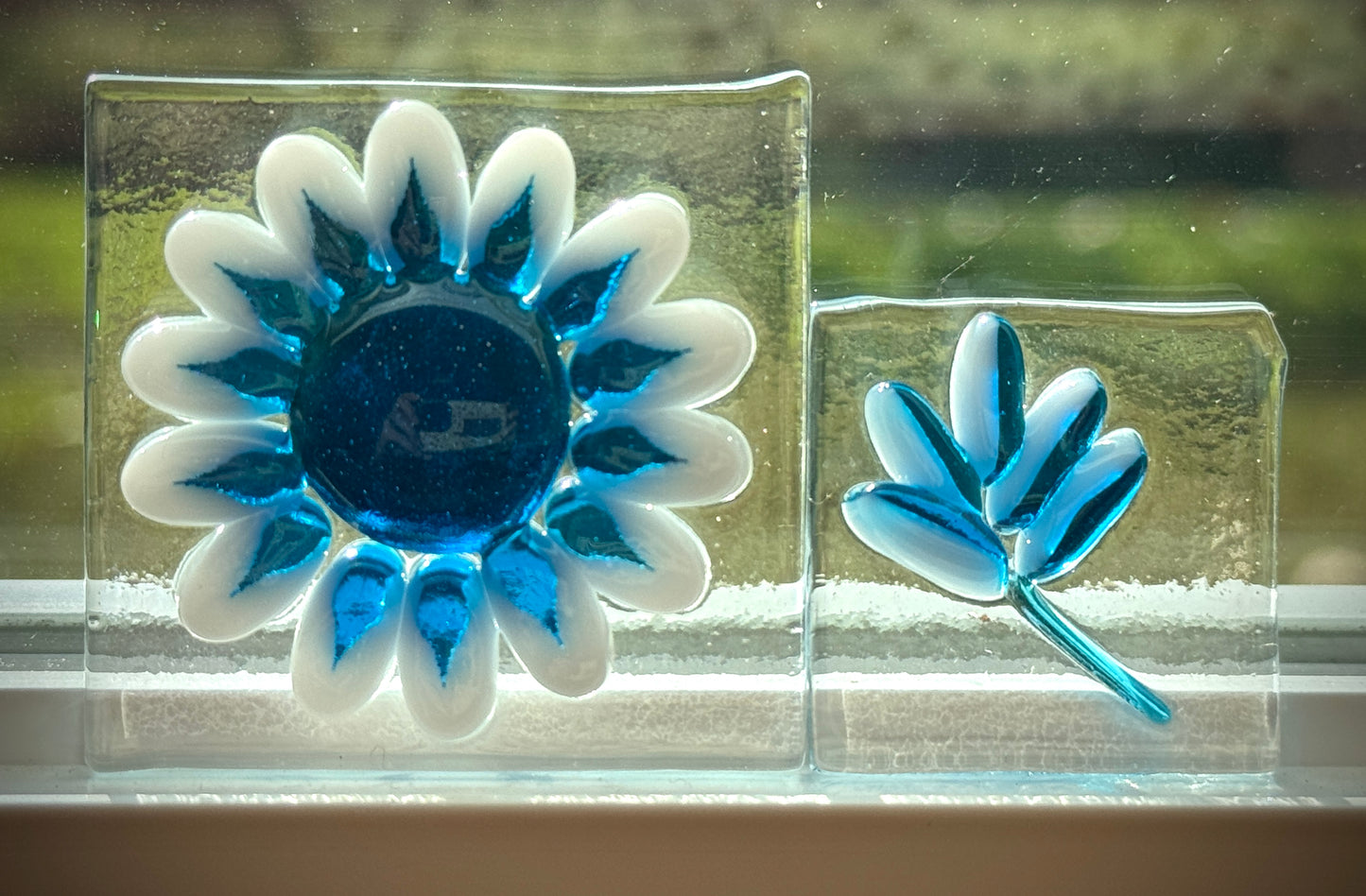 Deep Aqua Flat-End Petal, 1oz, COE 96 Murrini Millefiori