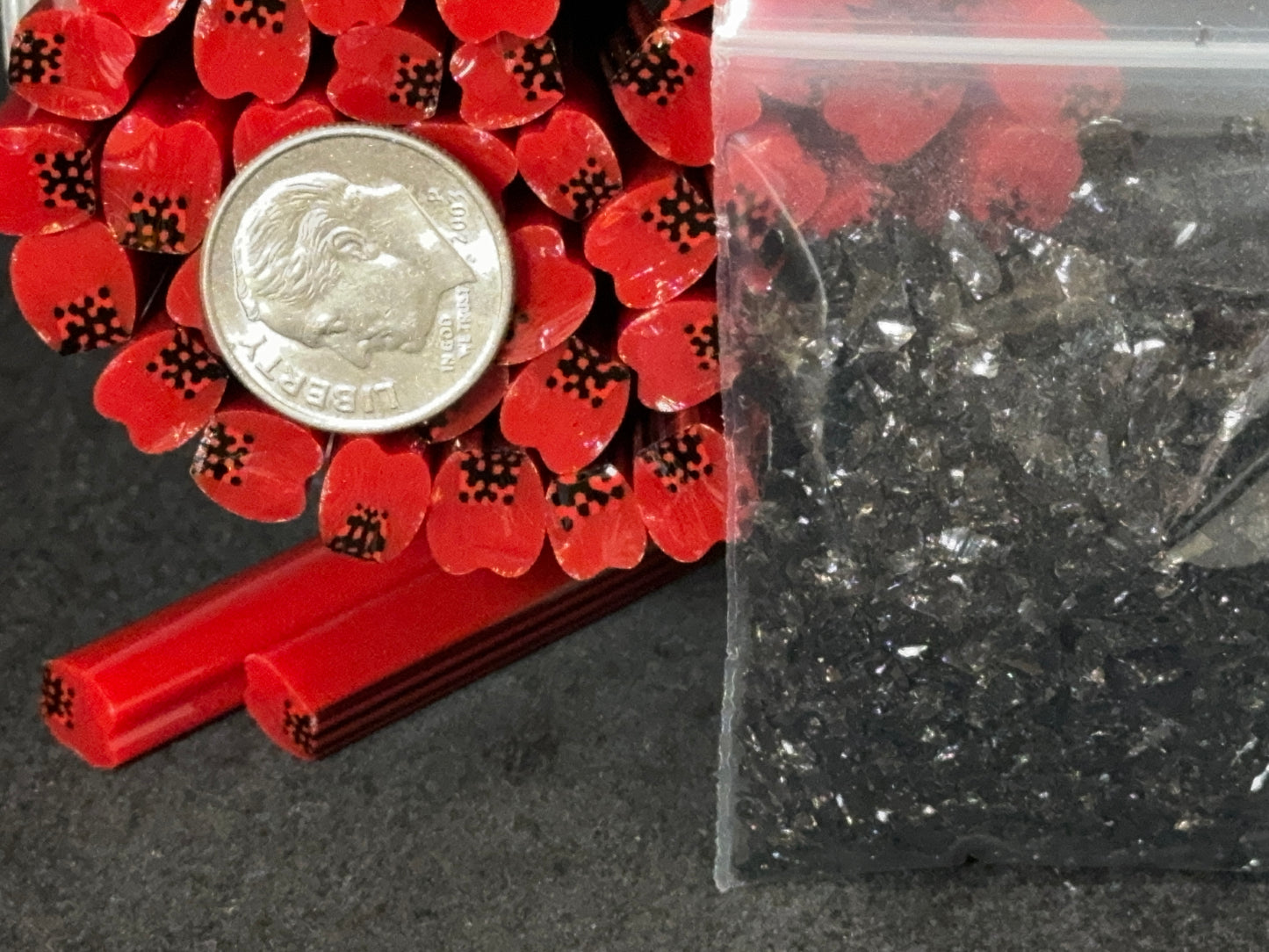 Flat-End Red Poppy Petal with Frit Kit, 1.5oz, COE 96 Murrini Millefiori