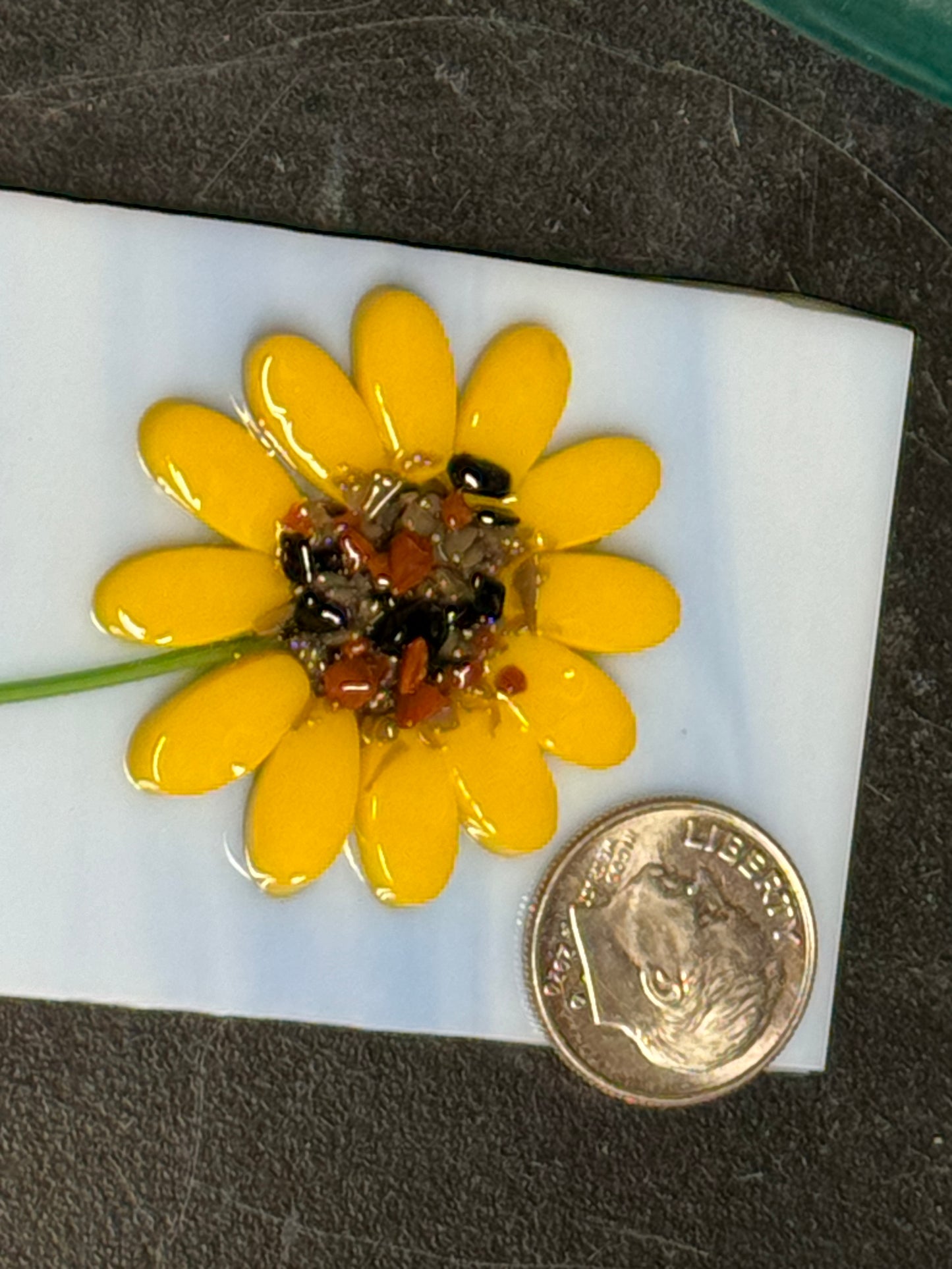 Flat-End Yellow Daisy Petal, 1.5oz, COE 96 Murrini Millefiori