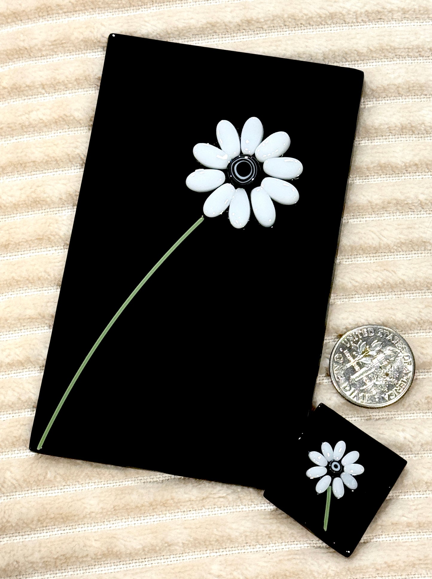 White Flat-End Daisy Petal (sizes vary), 1oz, COE 96 Murrini Millefiori